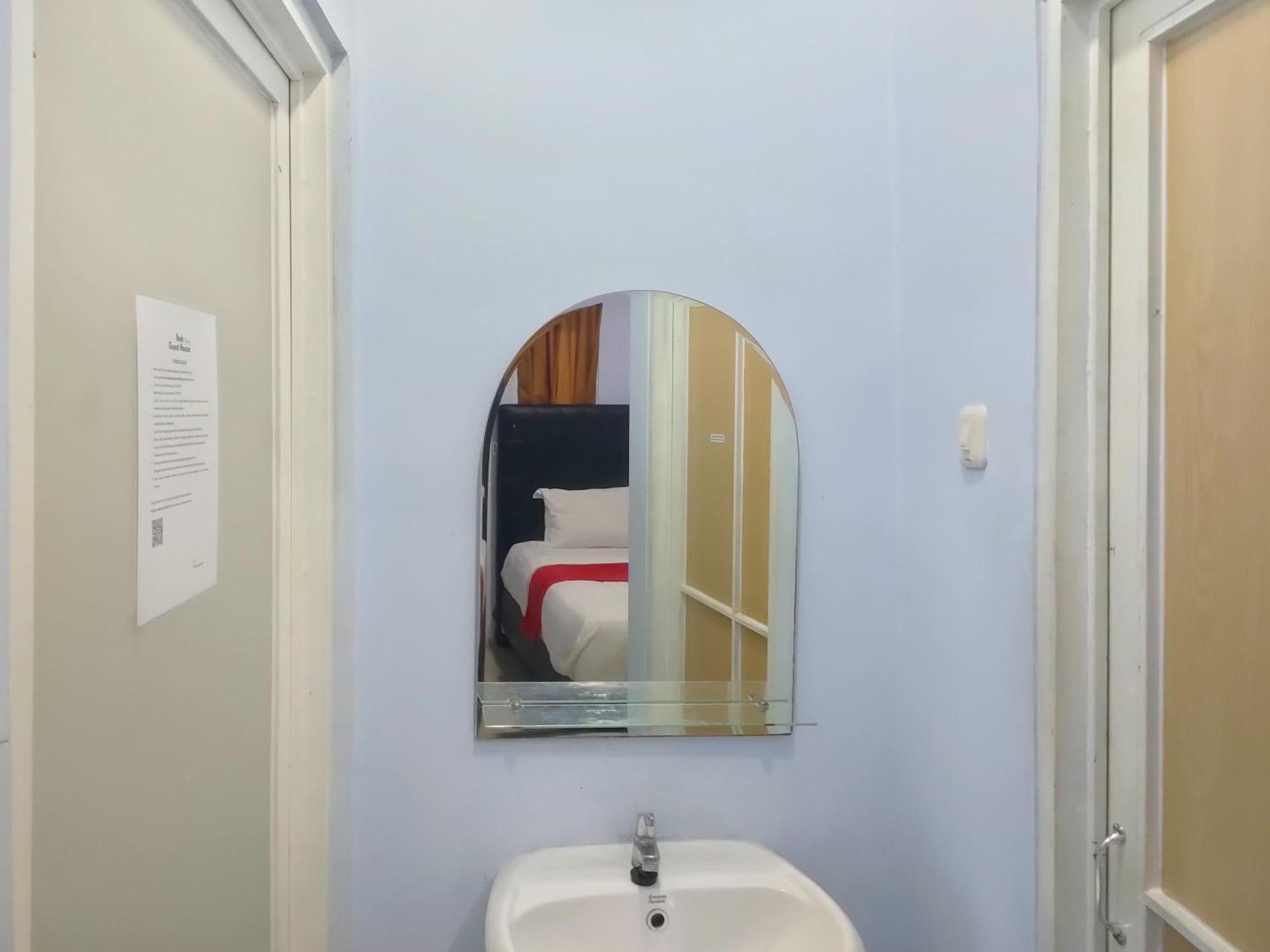 Reddoorz Syariah Near Stasiun Wates Ξενοδοχείο Wates  Εξωτερικό φωτογραφία