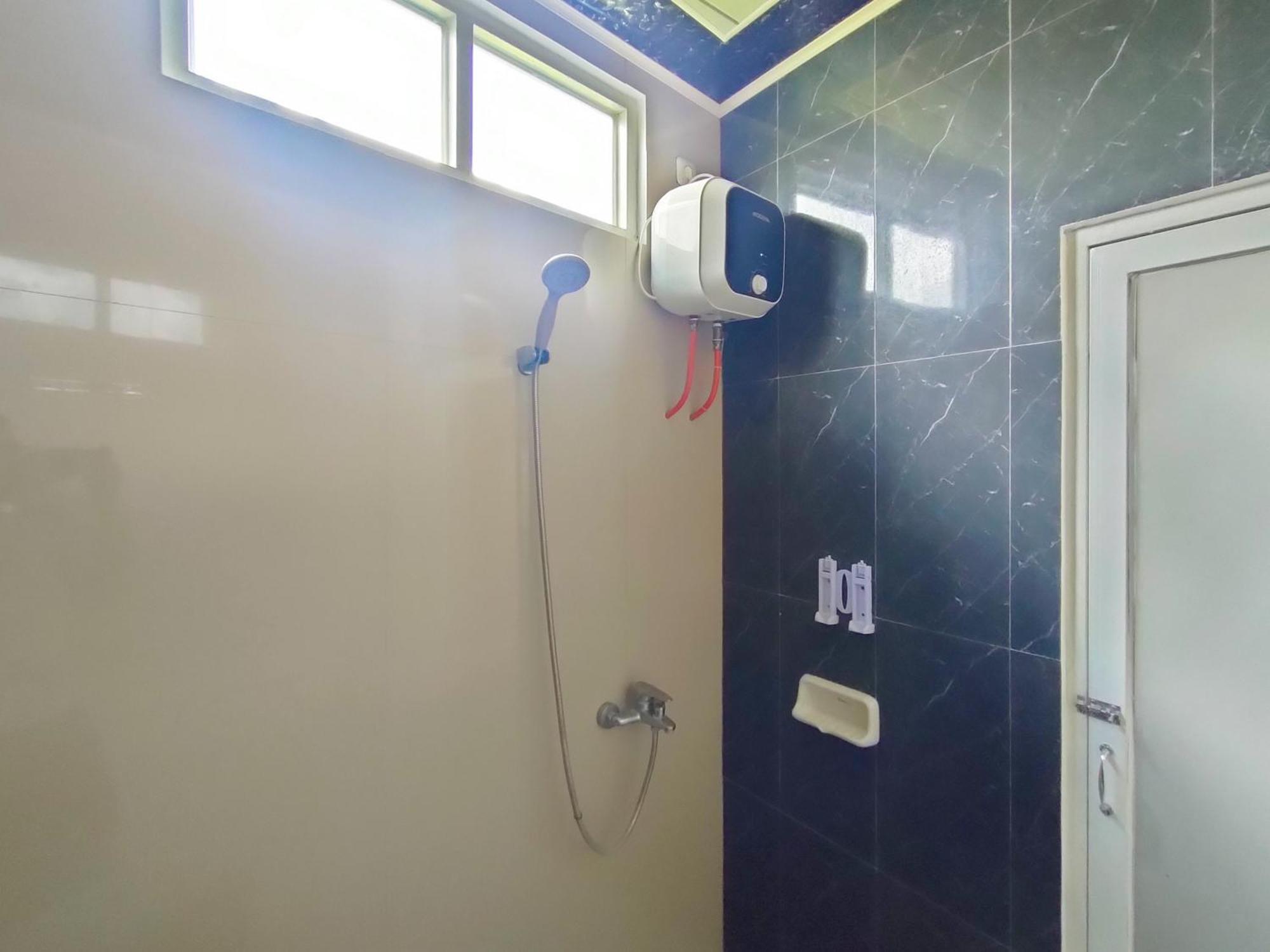 Reddoorz Syariah Near Stasiun Wates Ξενοδοχείο Wates  Εξωτερικό φωτογραφία