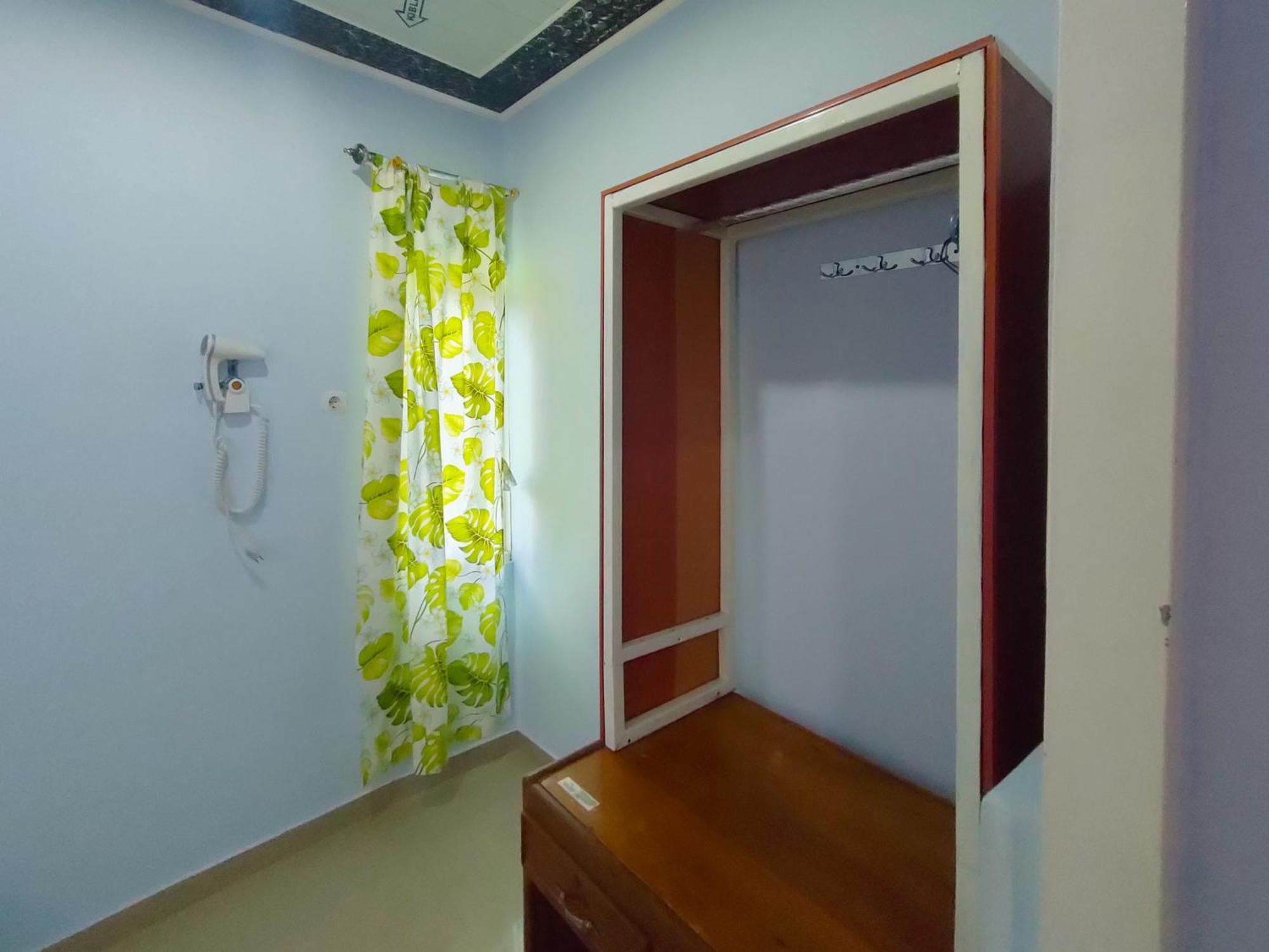 Reddoorz Syariah Near Stasiun Wates Ξενοδοχείο Wates  Εξωτερικό φωτογραφία